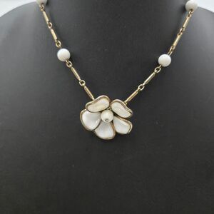 Vintage Crown Trifari Necklace White Flower 50s Camilla Poured Milk Glass Signed